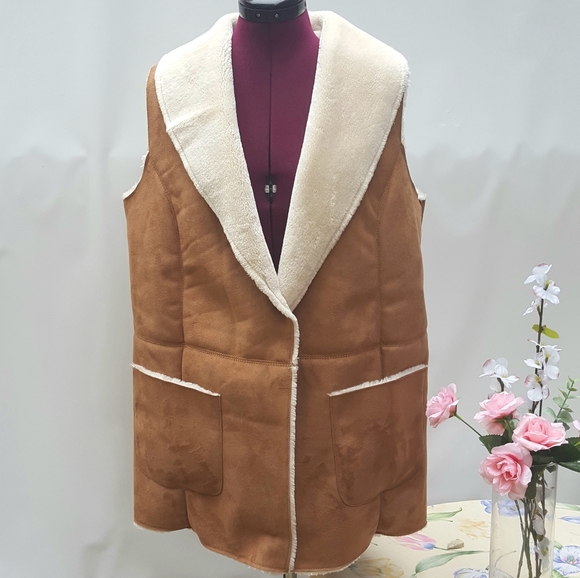 Westport 1962 Shepra Shearing Vest, Faux Suede 2 Pockets. Womans Size M - Picture 2 of 9